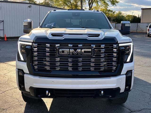 Certified 2025 GMC Sierra 2500 Denali Ultimate AWD/4WD image 4