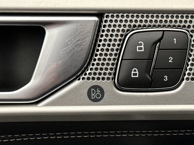 Used 2022 Ford Explorer Limited w/ Equipment Group 301A image 17