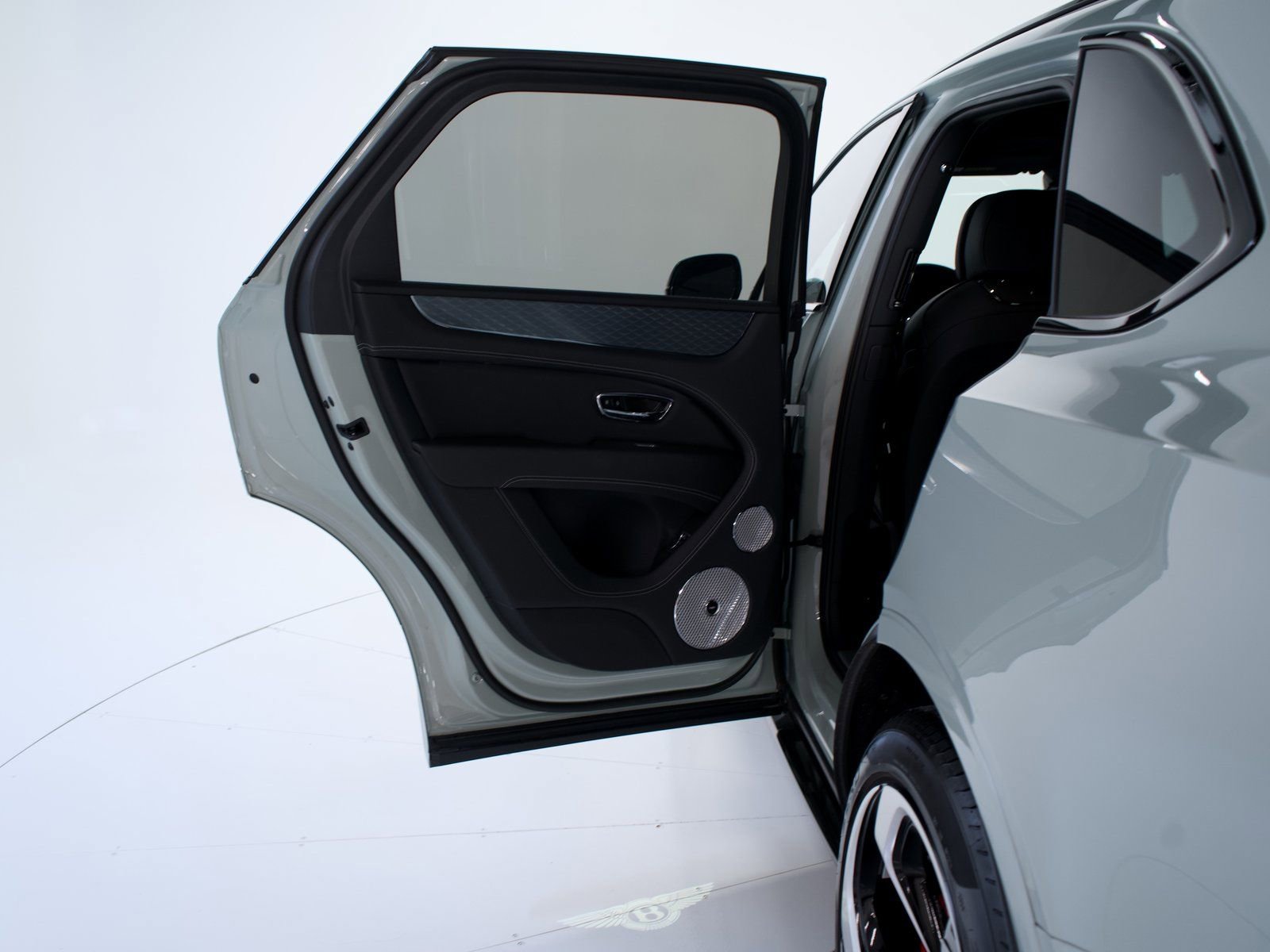 Certified 2025 Bentley Bentayga image 21