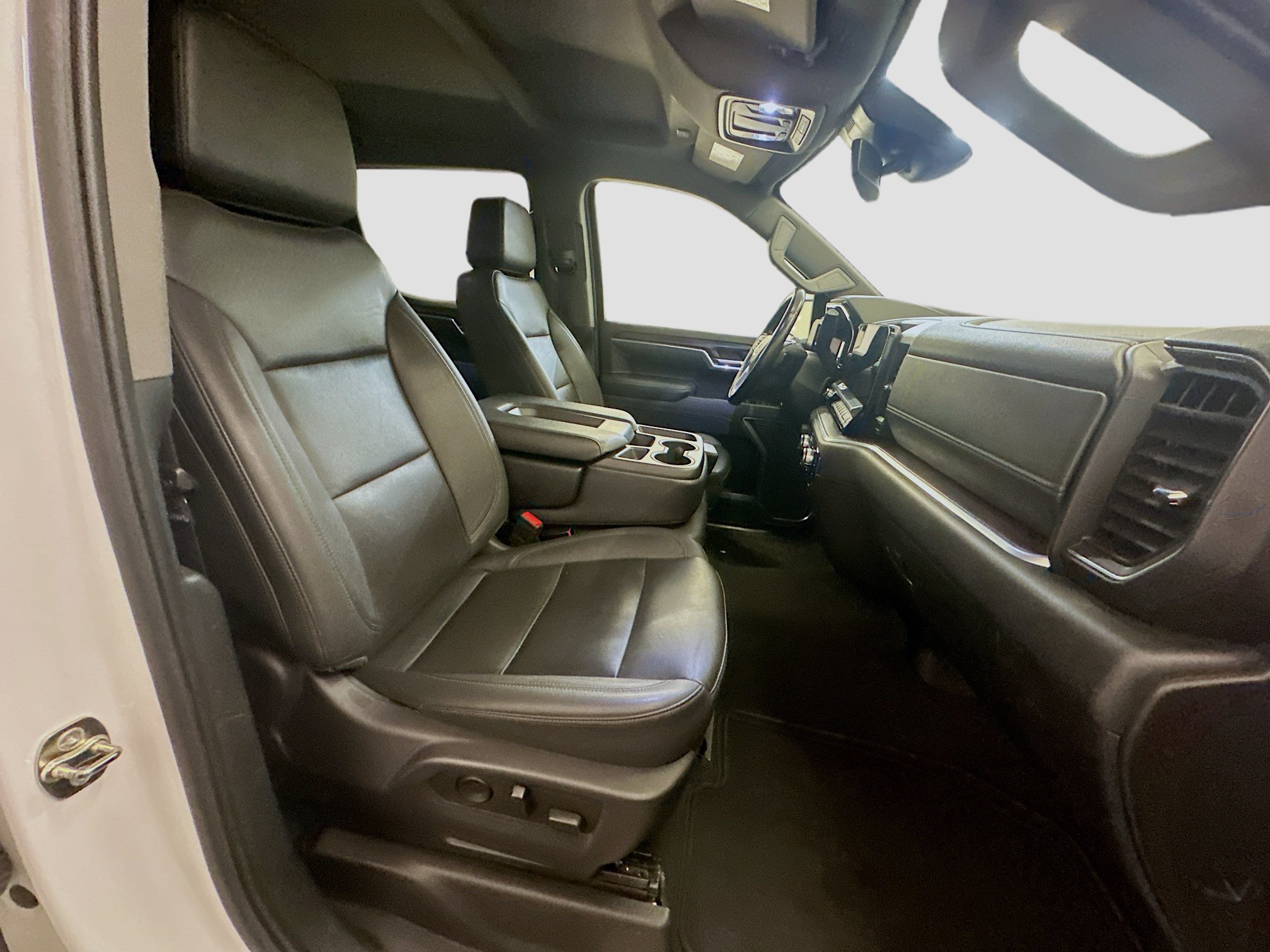 Used 2025 GMC Sierra 1500 SLT AWD/4WD image 32