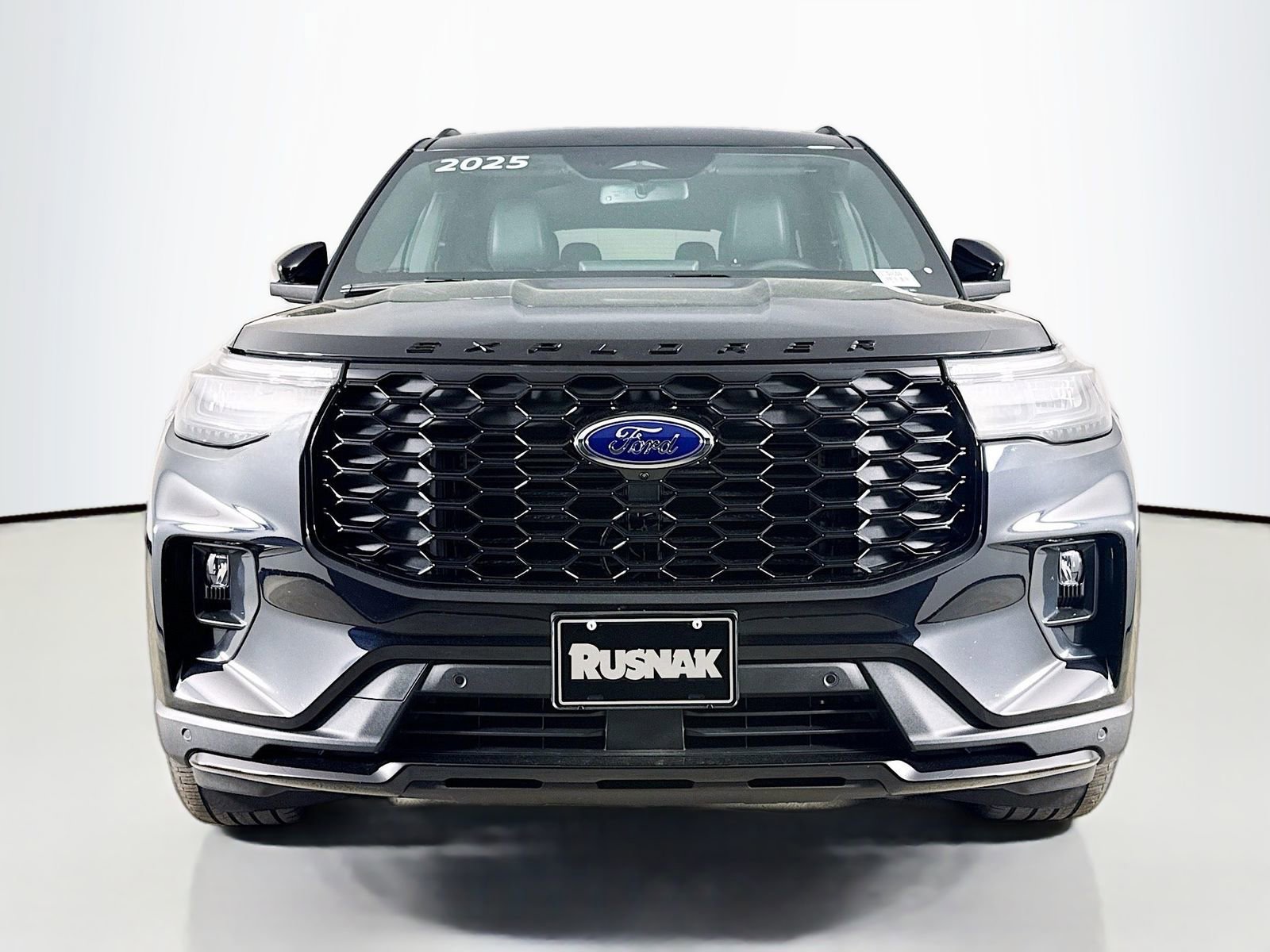Used 2025 Ford Explorer ST-Line w/ Premium Package image 2
