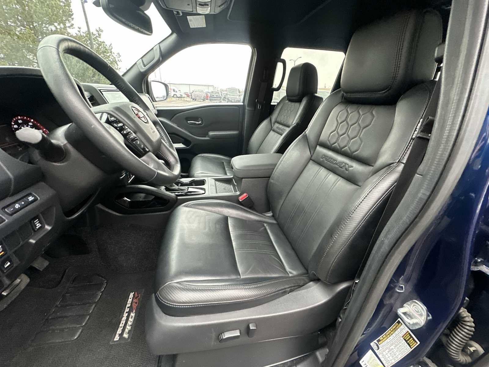 Used 2022 Nissan Frontier PRO-4X w/ Pro-4X Premium Package image 13