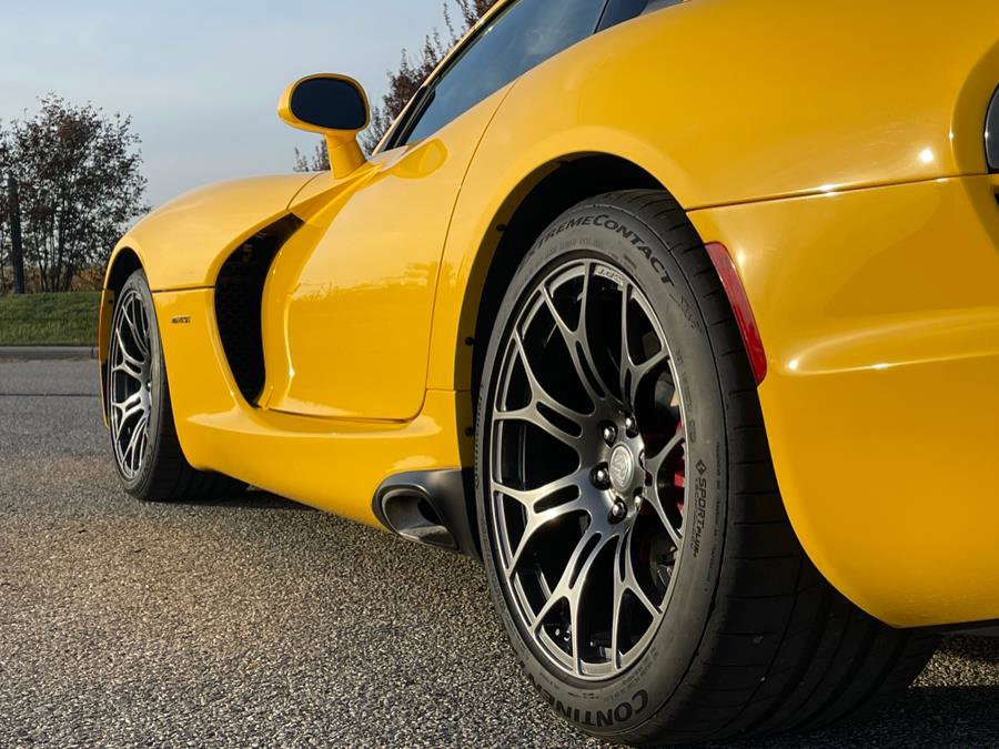 Used 2013 SRT Viper GTS w/ GTS Laguna Interior Pkg image 7