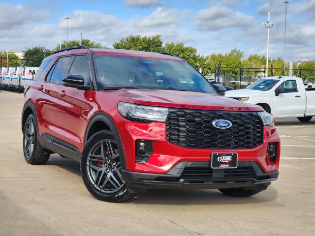 Used 2025 Ford Explorer ST-Line w/ Premium Package RWD image 2