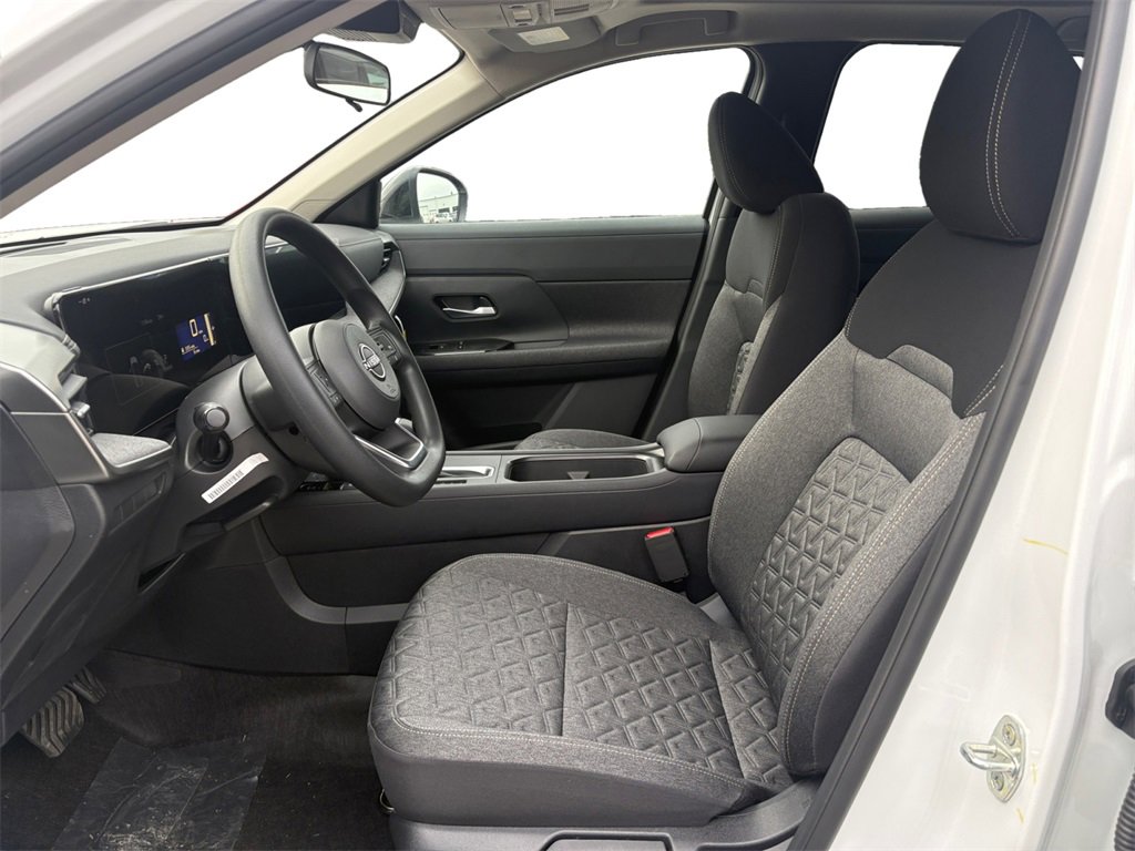 New 2026 Nissan Kicks SV w/ SV Premium Package image 9