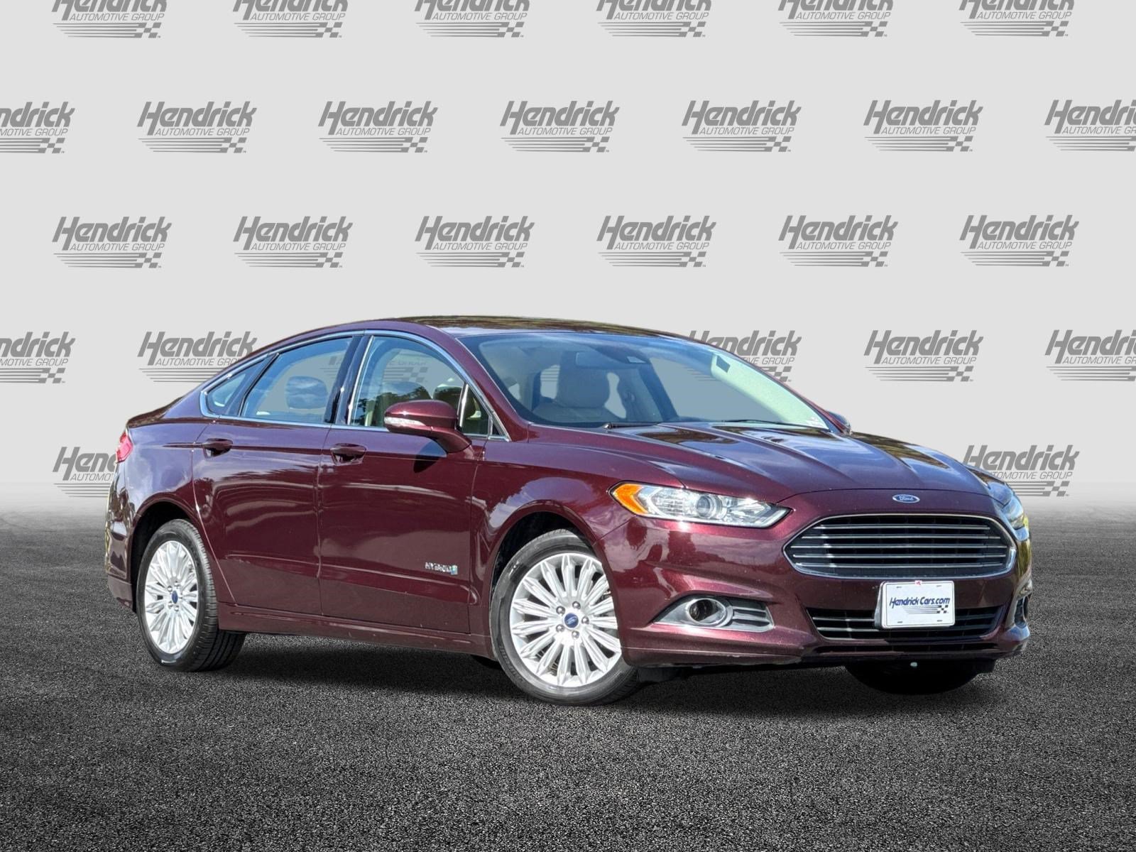 Used 2013 Ford Fusion SE FWD image 2