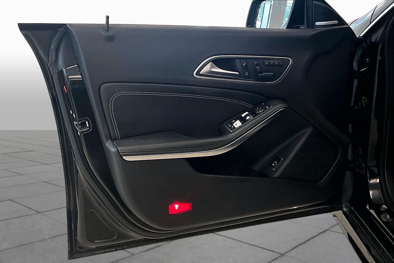Used 2014 Mercedes-Benz CLA 250 image 19