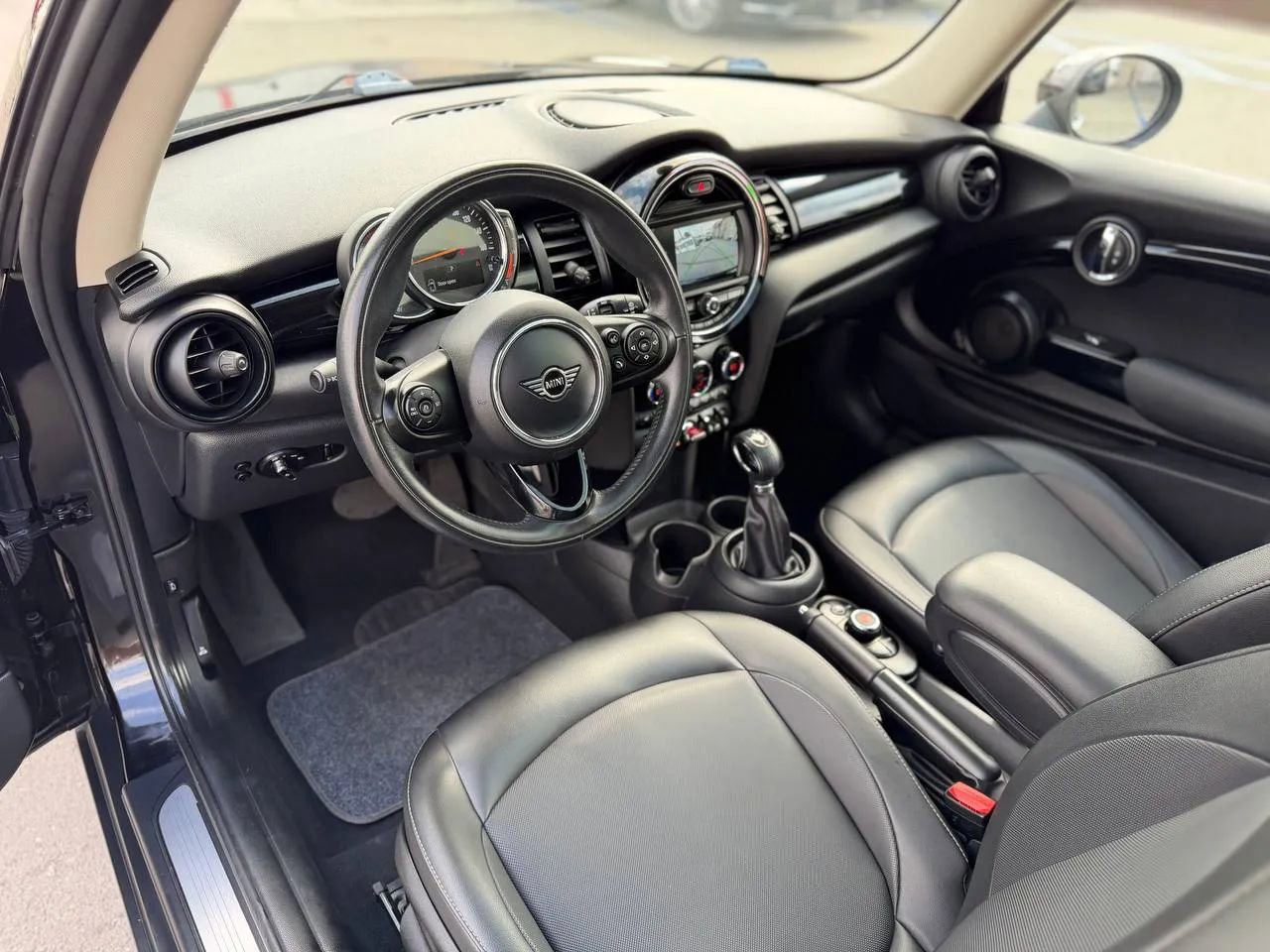 Used 2019 MINI Cooper 2-Door Hardtop image 22