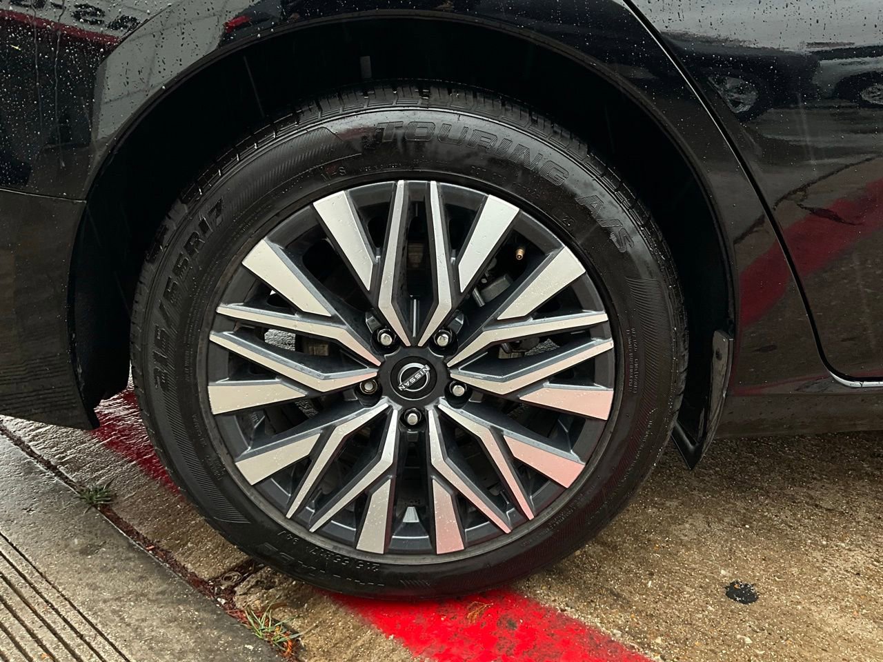 Used 2025 Nissan Altima 2.5 SV image 9