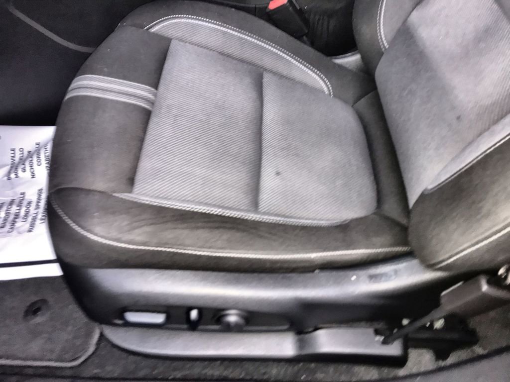 Used 2023 Chevrolet Blazer LT image 12