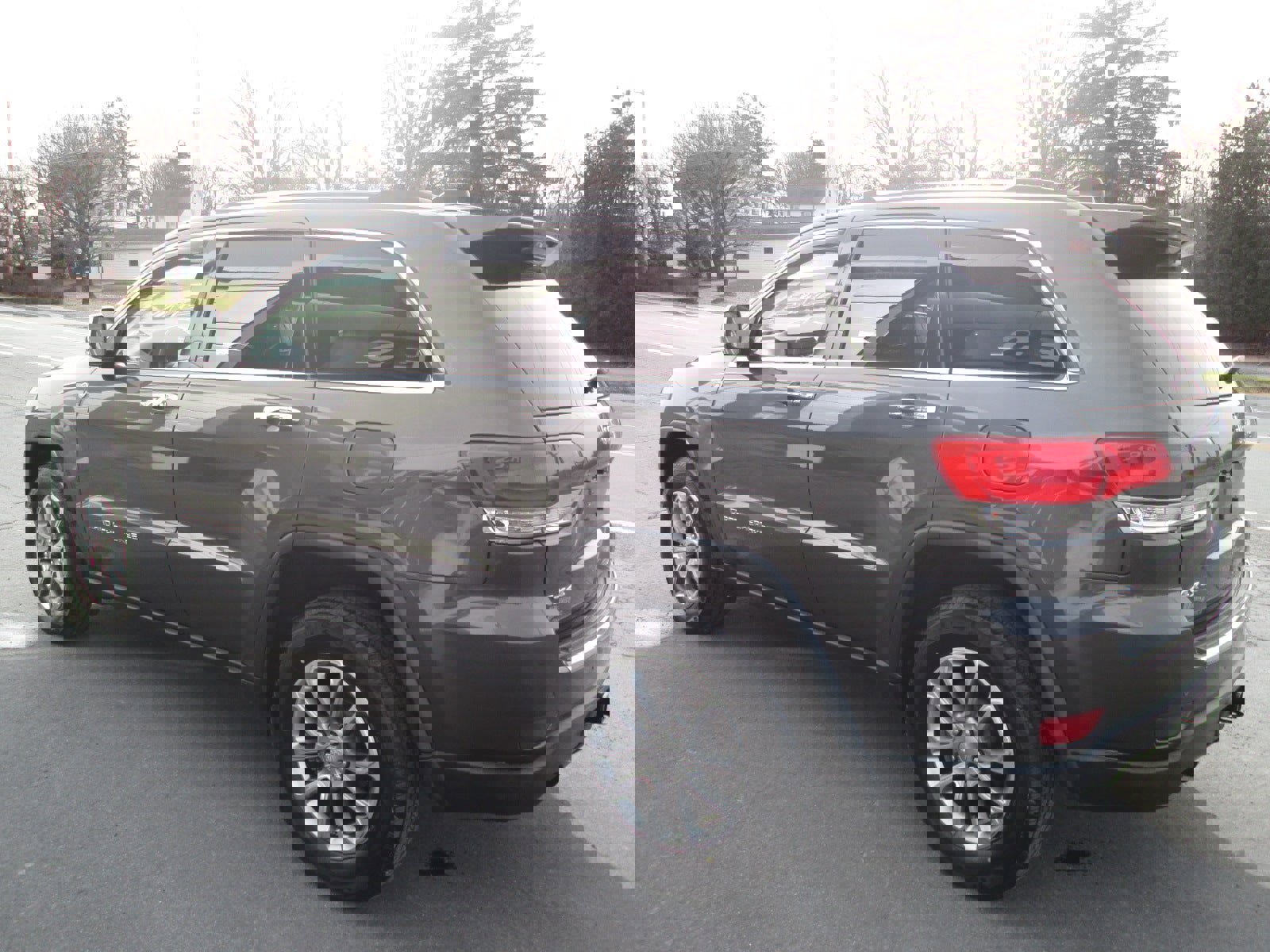 Used 2014 Jeep Grand Cherokee Limited w/ Trailer Tow Group IV image 3