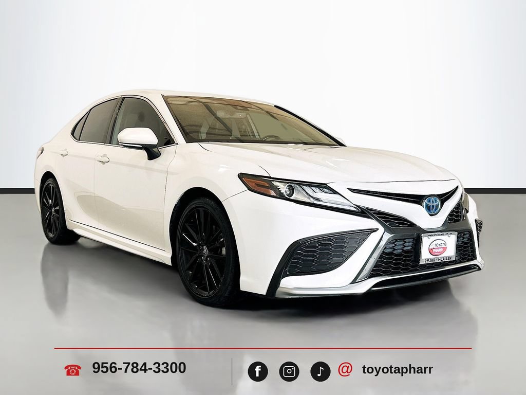 Used 2022 Toyota Camry XSE w/ Cold Weather Package FWD image 3