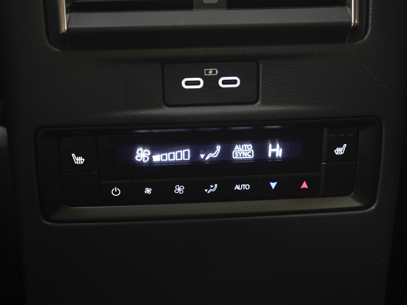 Certified 2024 MAZDA CX-90 Plug-In Hybrid w/ Premium Plus AWD/4WD image 23