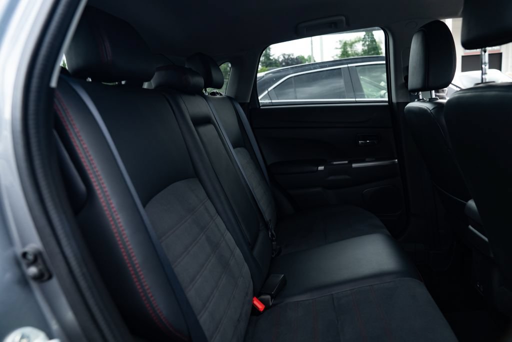 Used 2022 Mitsubishi Outlander Sport SE FWD image 23