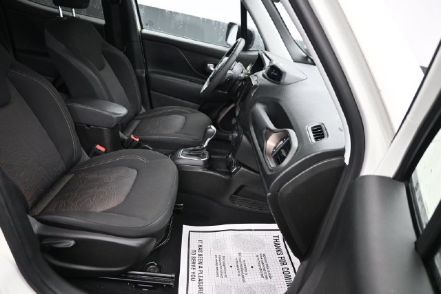 Used 2023 Jeep Renegade Latitude AWD/4WD image 8