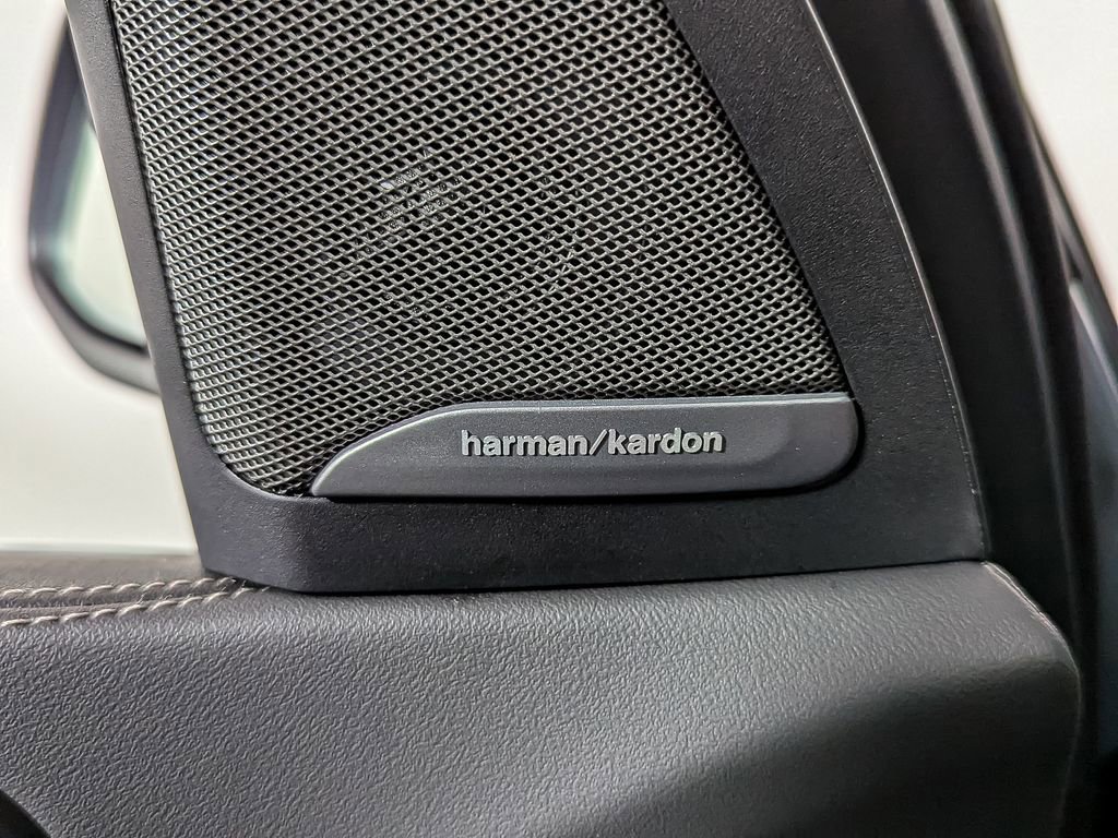 Used 2025 BMW X5 xDrive50e w/ Premium Package image 14