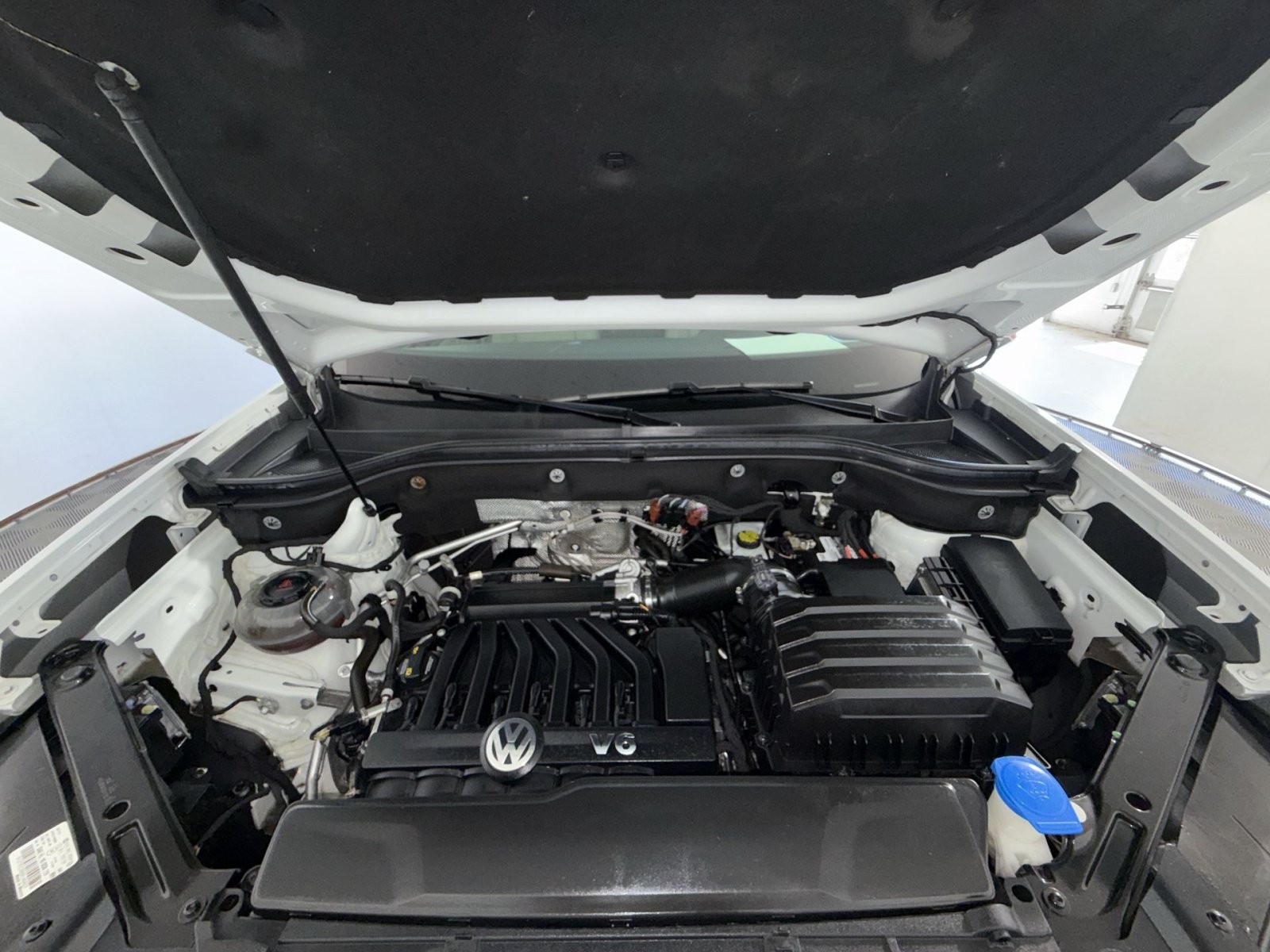 Used 2019 Volkswagen Atlas SEL Premium AWD/4WD image 28