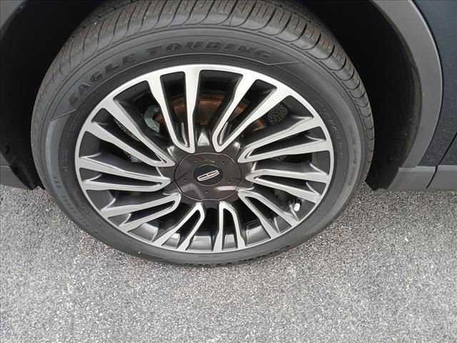 Used 2022 Lincoln Corsair Reserve w/ Equipment Group 201A image 5