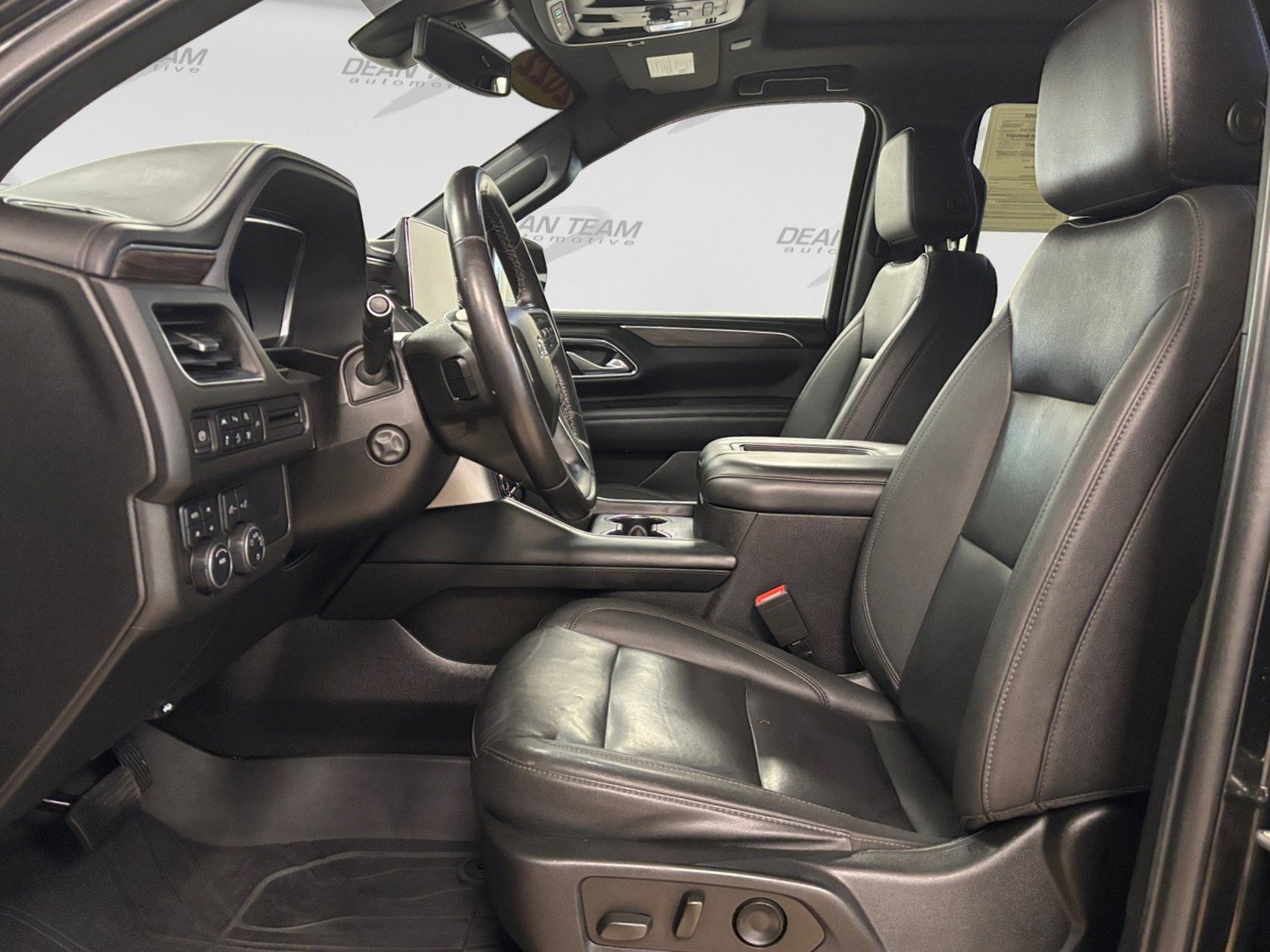 Used 2022 Chevrolet Tahoe Z71 w/ Luxury Package AWD/4WD image 9