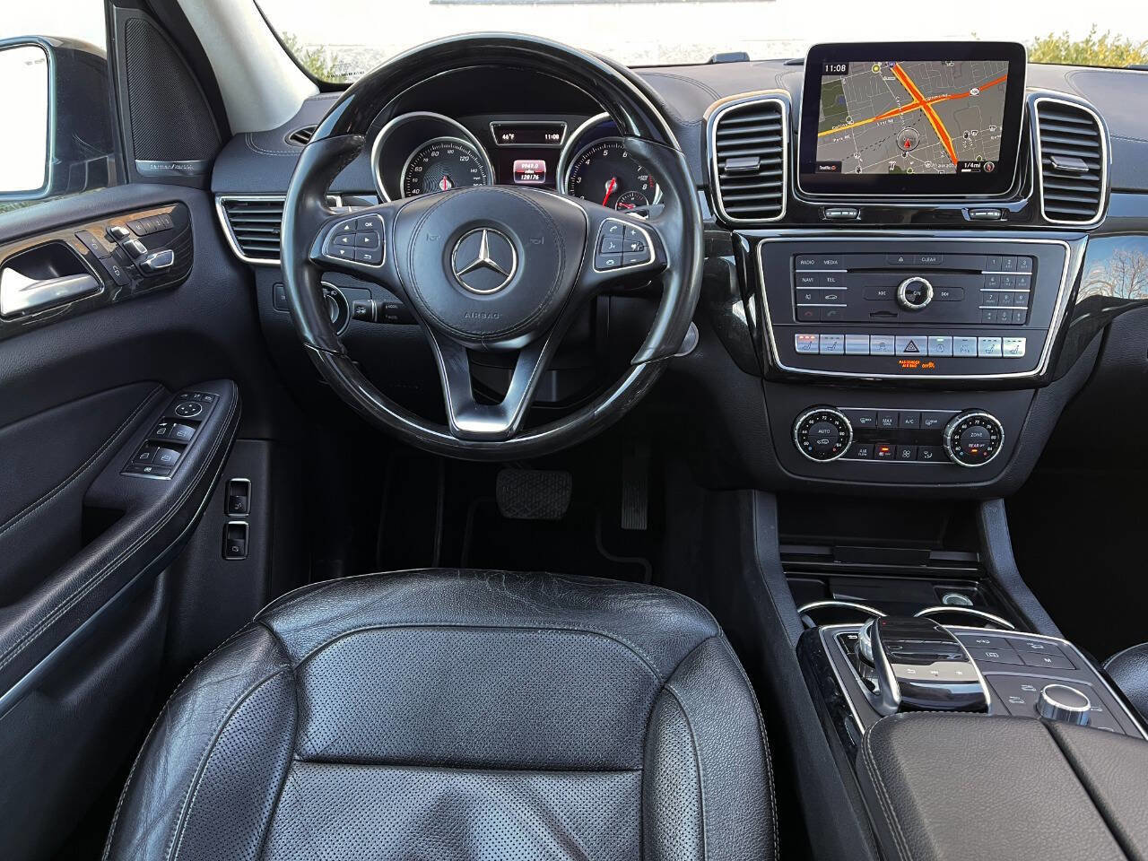 Used 2018 Mercedes-Benz GLS 550 4MATIC w/ Driver Assistance Package image 17