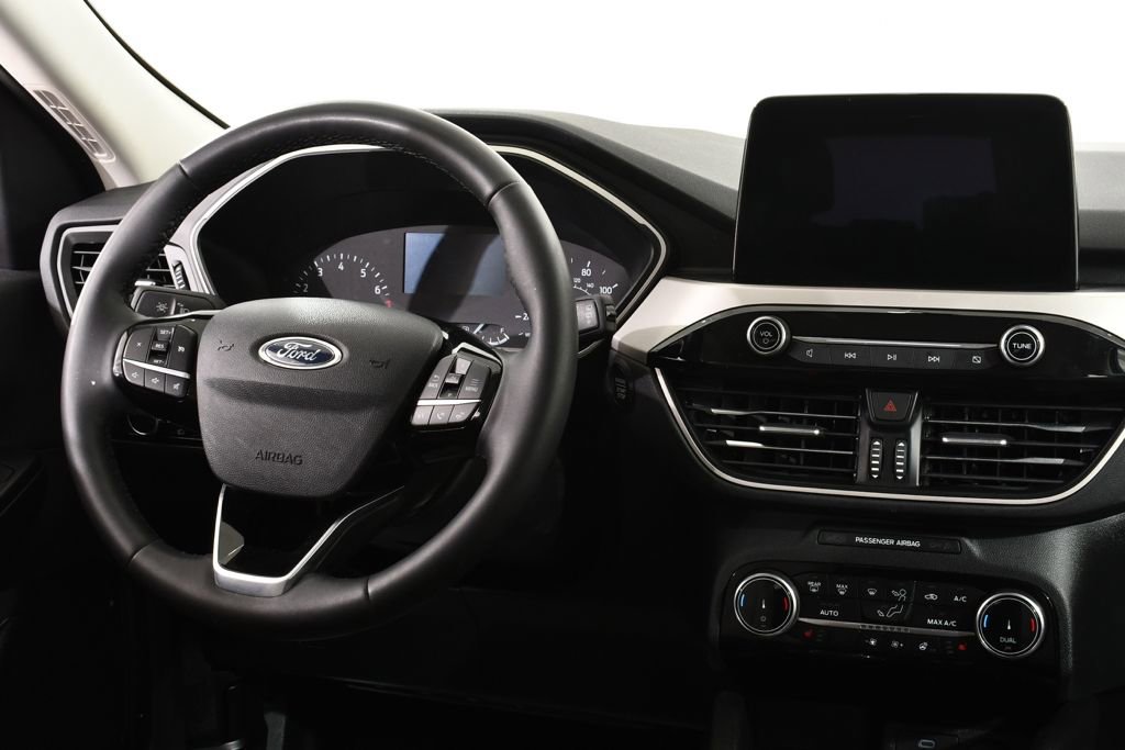 Used 2022 Ford Escape SE w/ SE Sport Appearance Package image 8