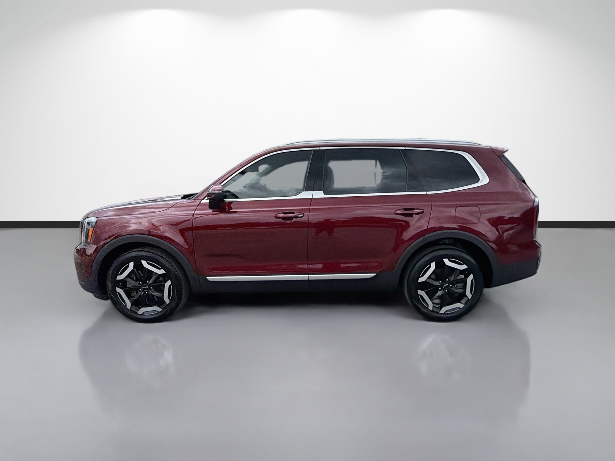 Used 2024 Kia Telluride EX w/ EX Captain's Chair Package FWD image 2