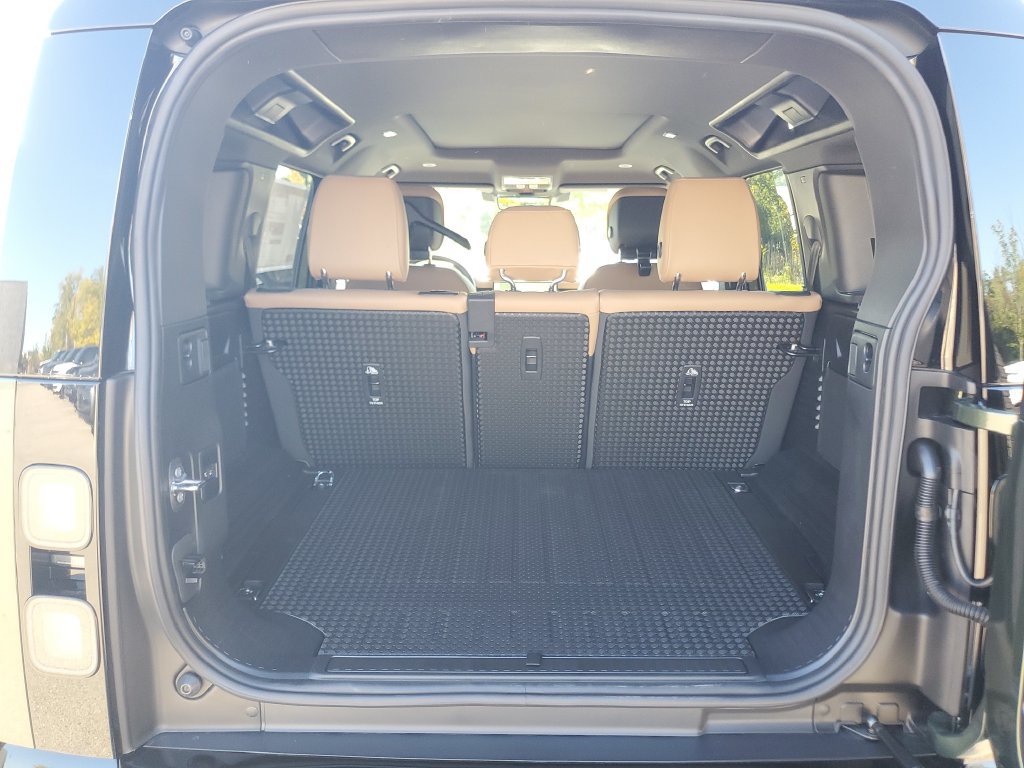 New 2026 Land Rover Defender 110 X-Dynamic SE AWD/4WD image 33