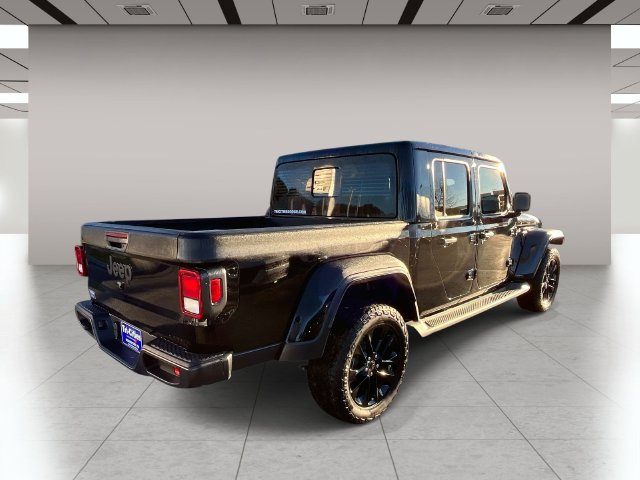 Used 2025 Jeep Gladiator Mojave AWD/4WD image 3