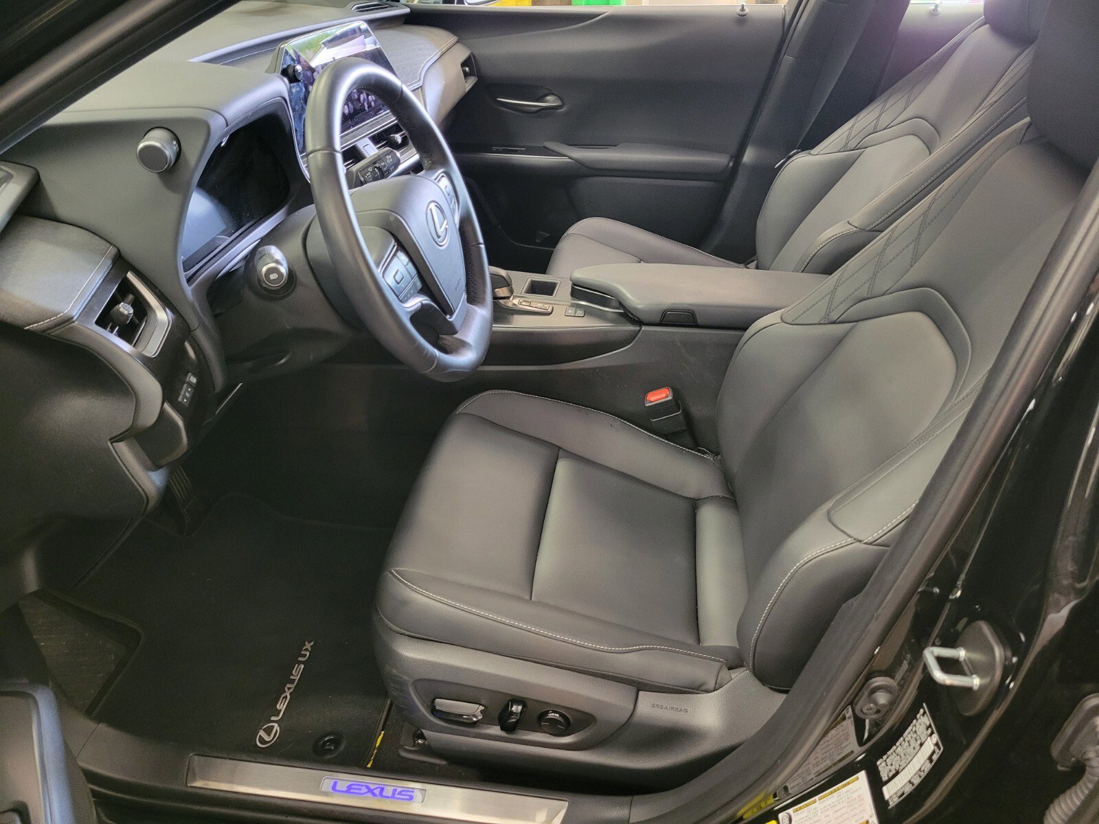 Used 2025 Lexus UX 300h 300h w/ Accessory Package (Z2) image 2