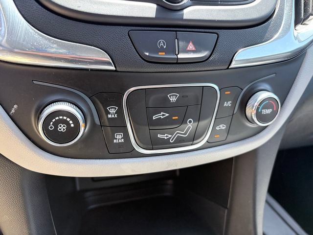 Used 2023 Chevrolet Equinox LT FWD image 19