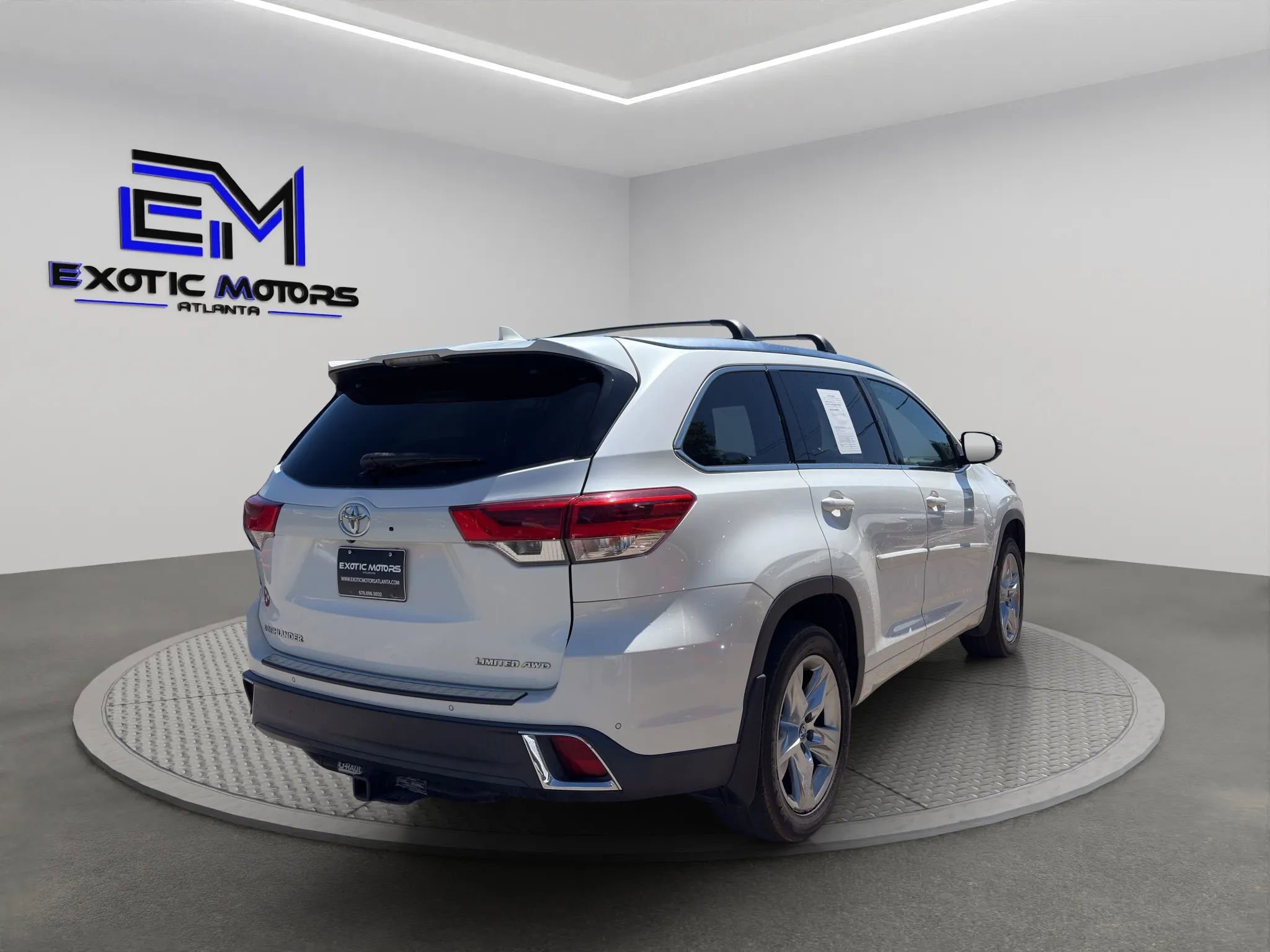 Used 2017 Toyota Highlander Limited AWD/4WD image 5