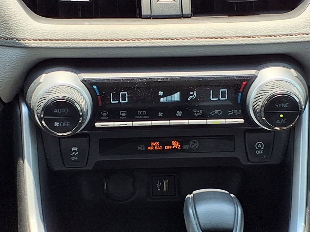 Used 2024 Toyota RAV4 XLE w/ Convenience Package FWD image 16