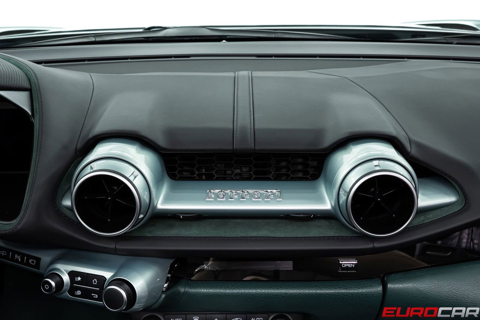 Used 2022 Ferrari 812 GTS RWD image 36
