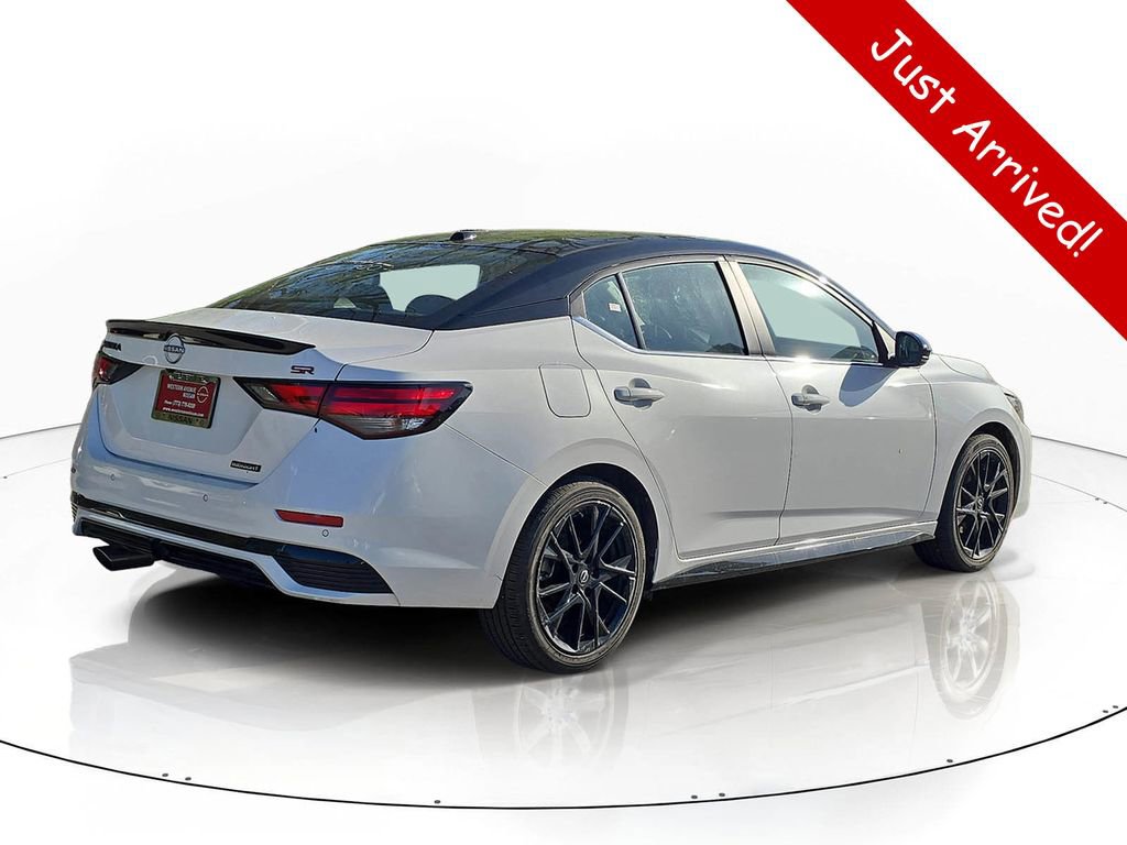 Used 2025 Nissan Sentra SR w/ Midnight Edition FWD image 4