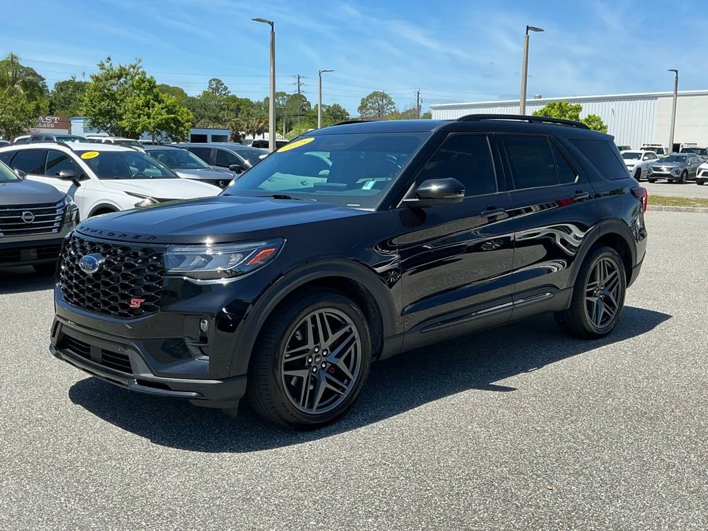 Used 2025 Ford Explorer ST w/ Sun And Sound Package AWD/4WD image 2