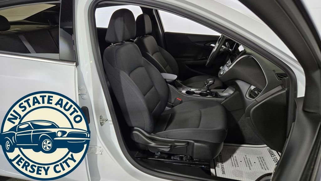 Used 2023 Chevrolet Malibu LS image 30