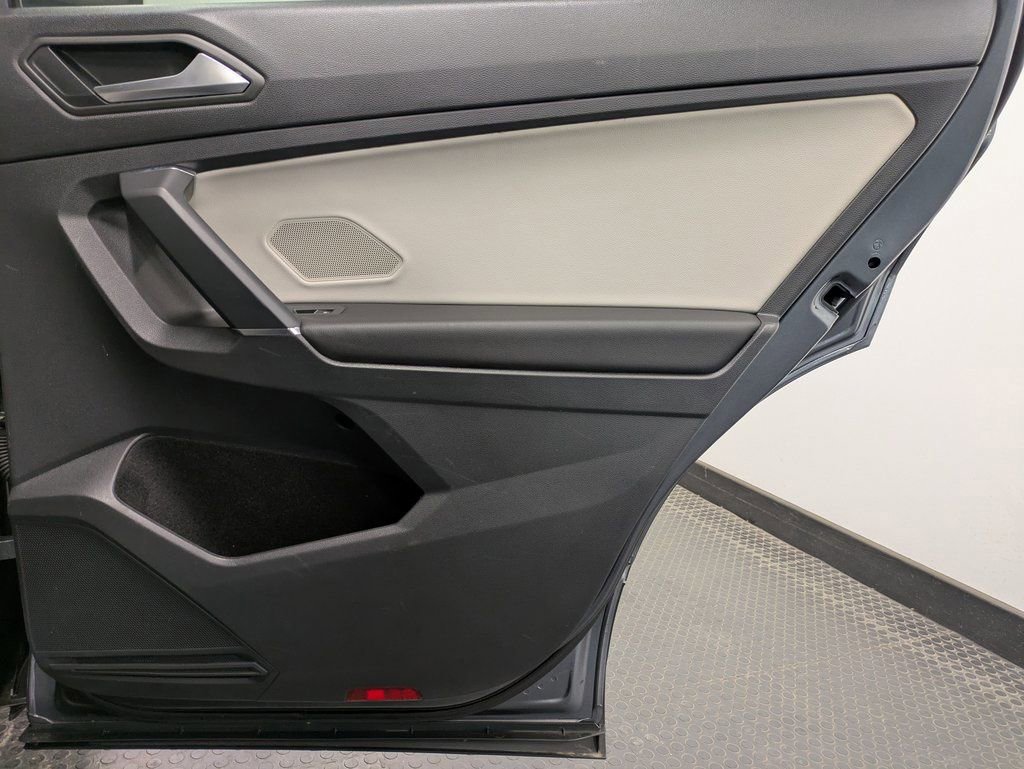 Used 2020 Volkswagen Tiguan SEL image 27