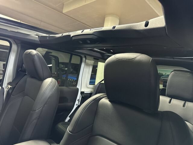 New 2024 Jeep Wrangler Unlimited Sahara w/ Technology Group AWD/4WD image 20