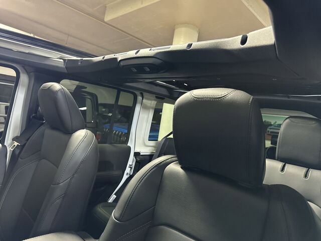 New 2024 Jeep Wrangler Sahara w/ Technology Group AWD/4WD image 20