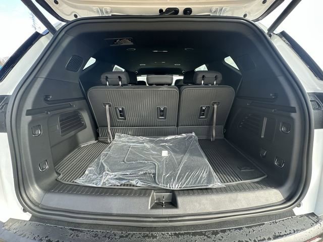 New 2026 Chevrolet Traverse LT w/ Midnight/Sport Edition FWD image 27