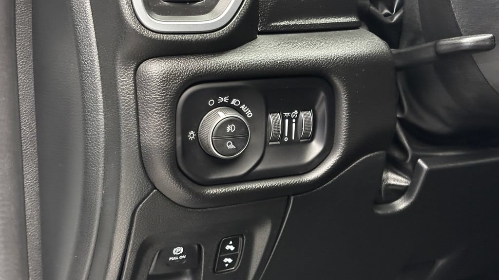Used 2025 RAM 1500 Big Horn AWD/4WD image 17