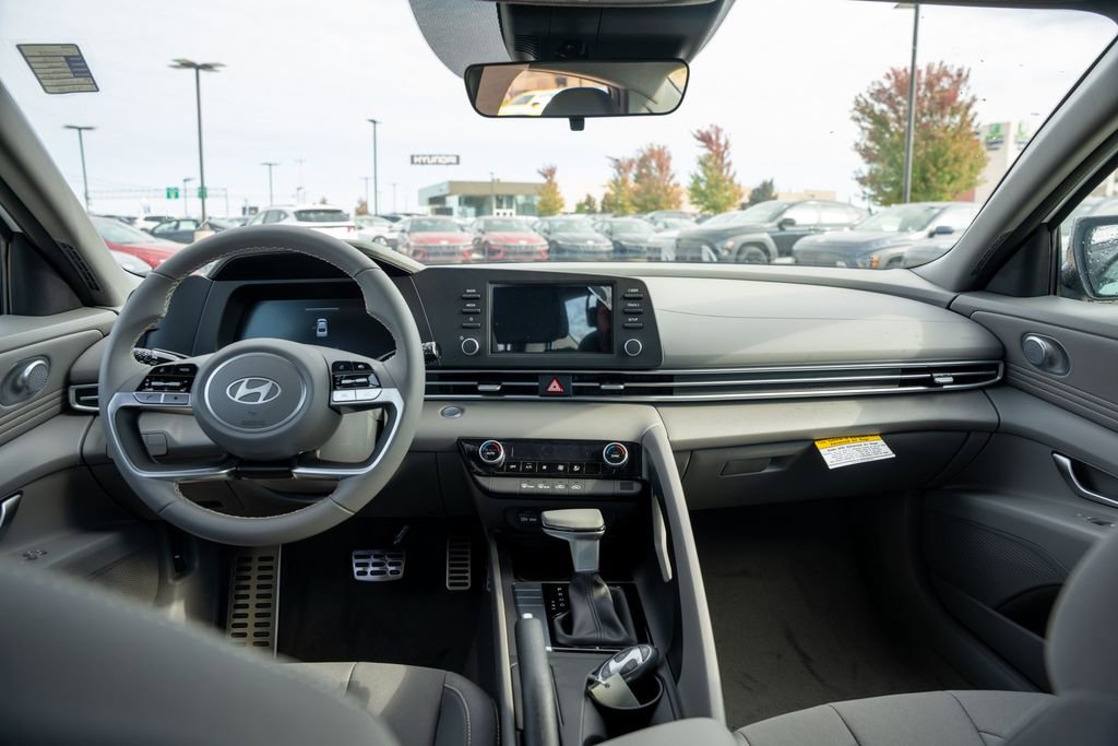 New 2025 Hyundai Elantra Sport image 16