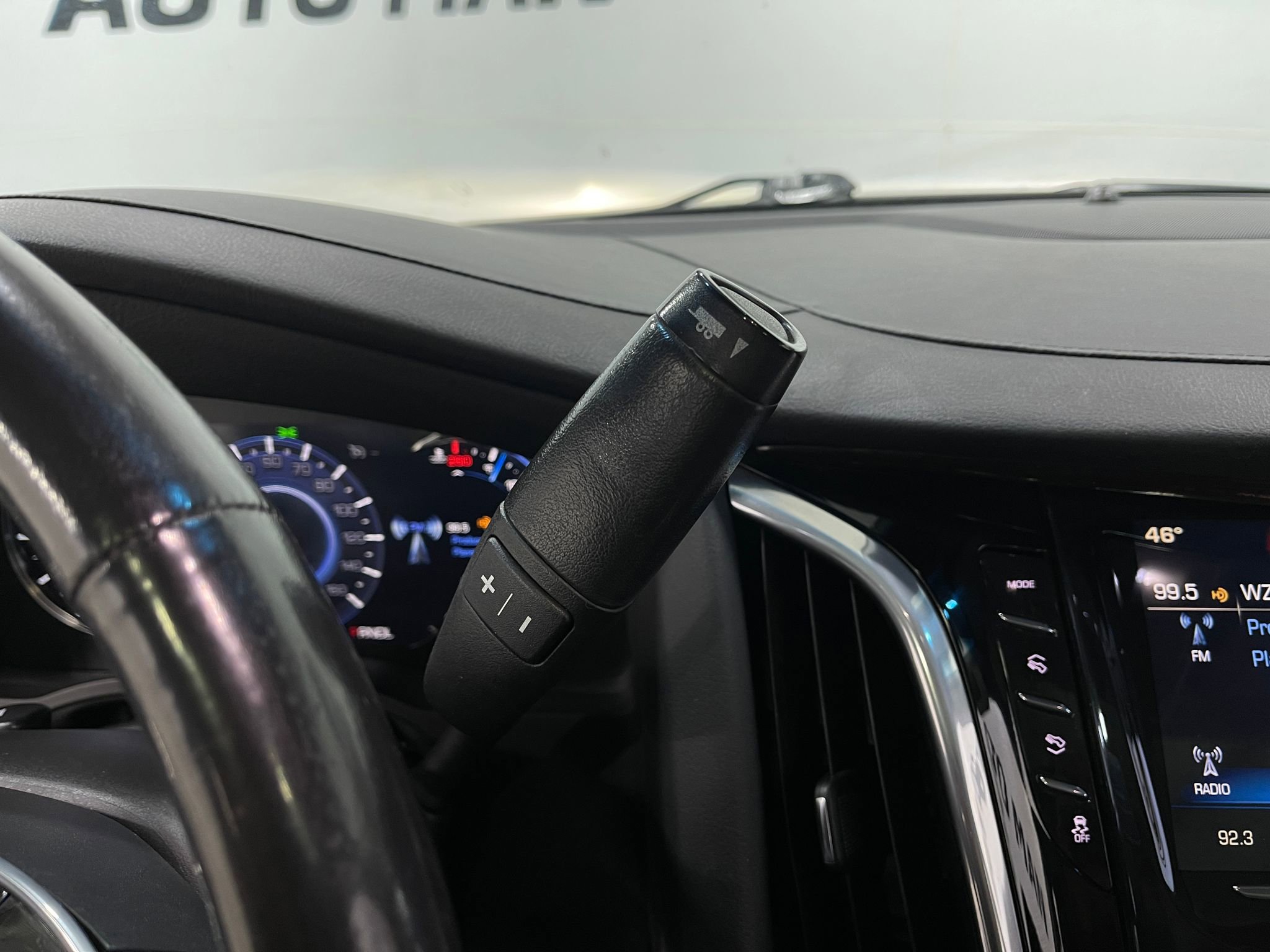 Used 2019 Cadillac Escalade ESV Premium Luxury AWD/4WD image 29
