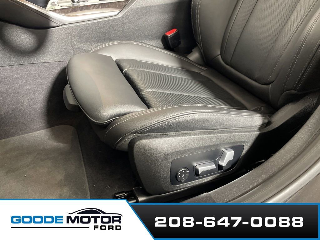 Used 2022 BMW M440i xDrive Gran Coupe w/ Premium Package image 11