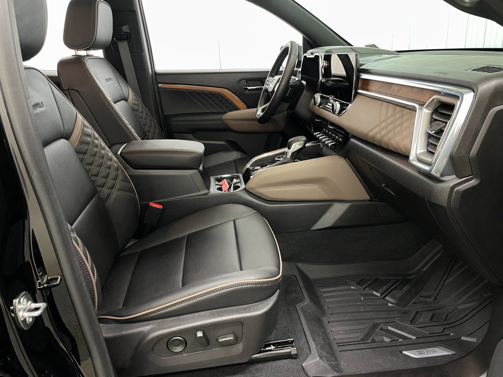Used 2025 GMC Canyon Denali image 41