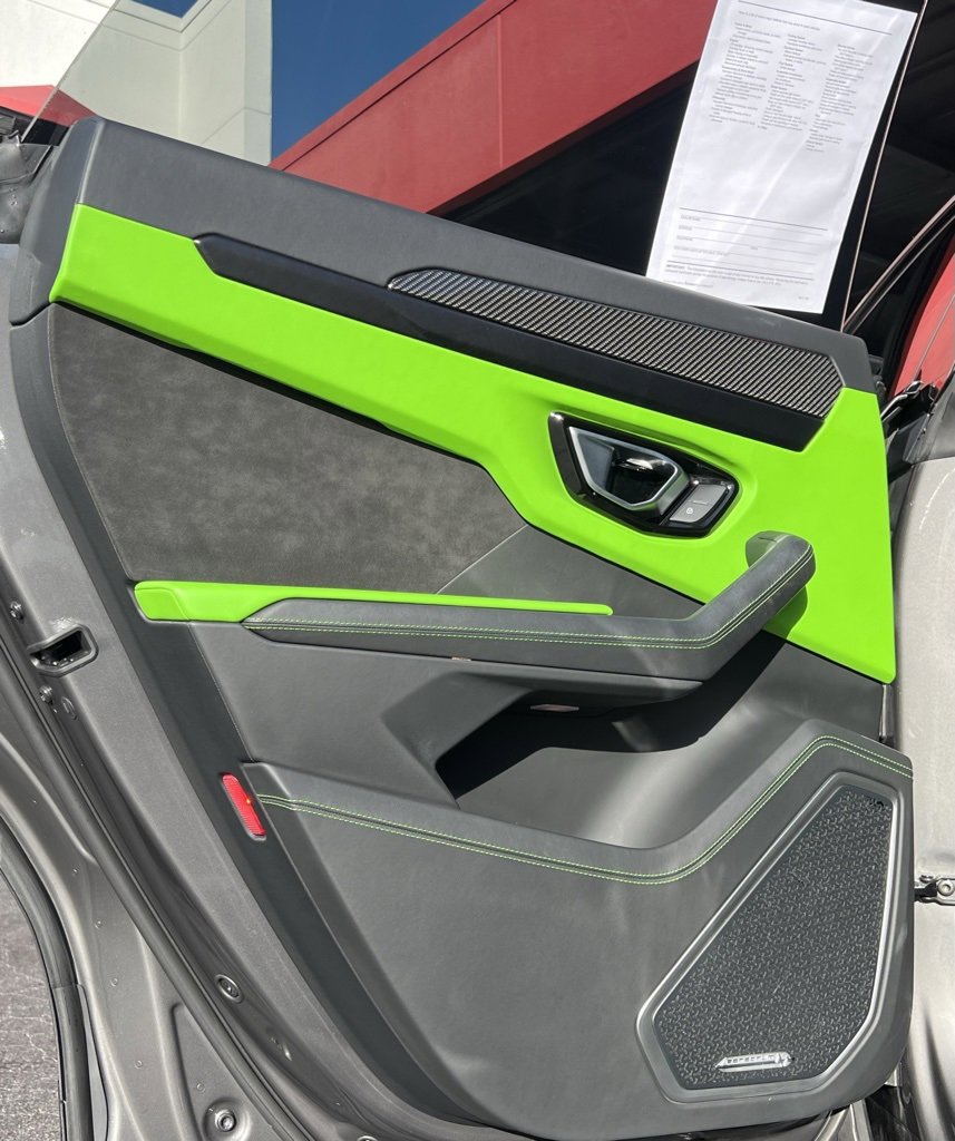 Used 2021 Lamborghini Urus image 17