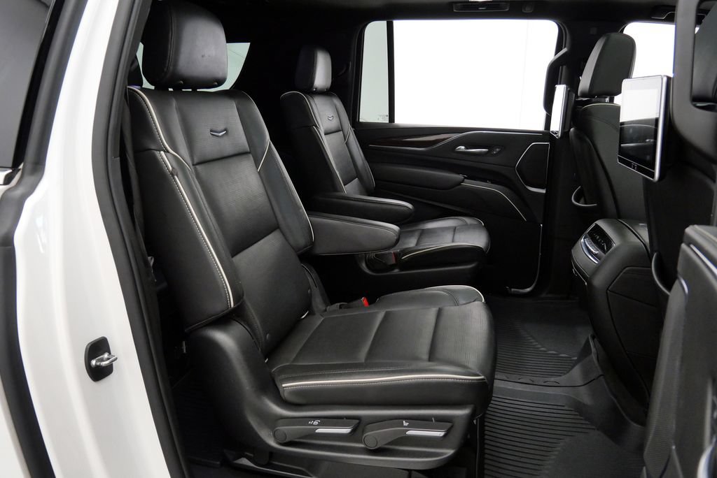 Used 2021 Cadillac Escalade ESV Premium Luxury AWD/4WD image 18