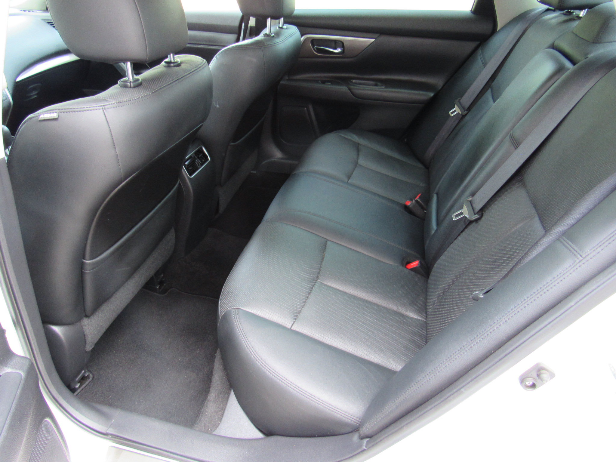Used 2015 Nissan Altima 3.5 SL FWD image 35