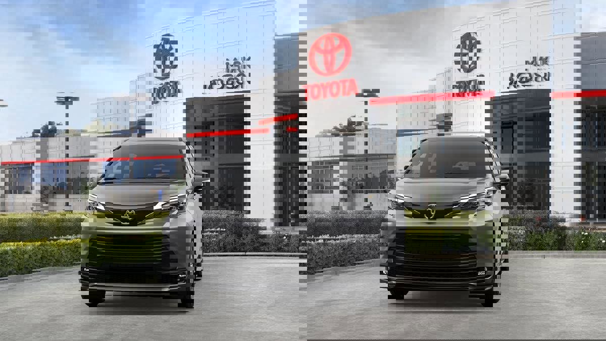 New 2026 Toyota Sienna XLE image 18