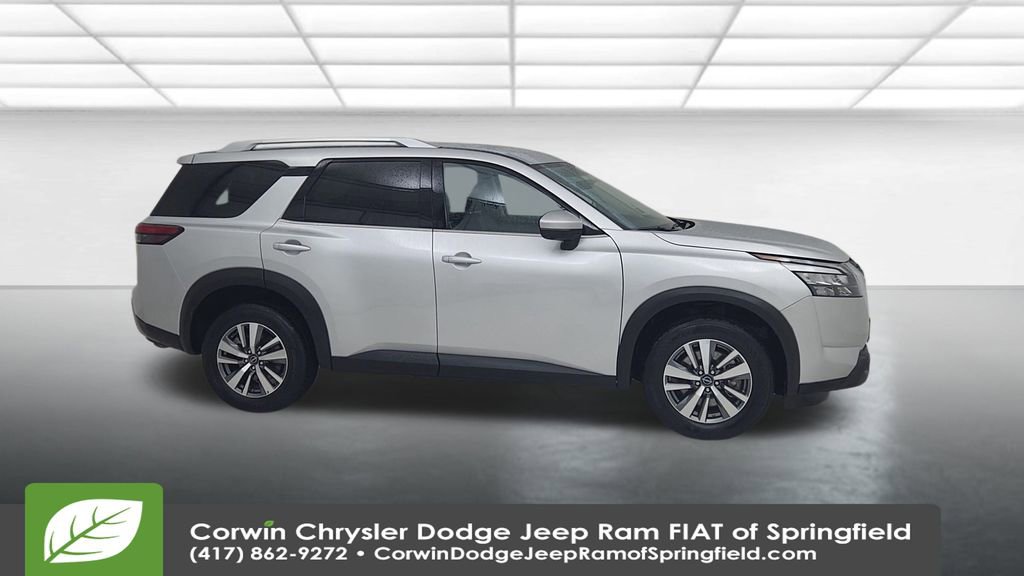 Used 2025 Nissan Pathfinder SL image 17